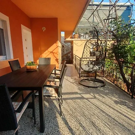 Ena Terasa&parking Apartment