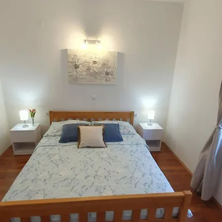 Apartment Ena Terasa&parking Pirovac