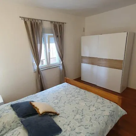 Ena Terasa&parking Apartment