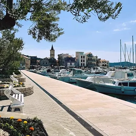 Ena Terasa&parking Apartment Pirovac