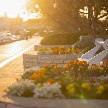 Ena Terasa&parking * Pirovac