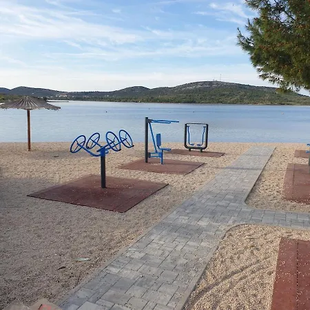 Ena Terasa&parking Apartment *