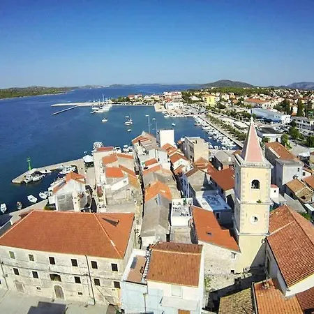 Ena Terasa&parking Apartment *