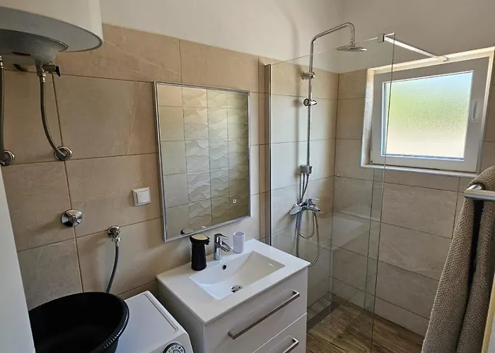 アパート Ena Terasa&parking ピロヴァッツ