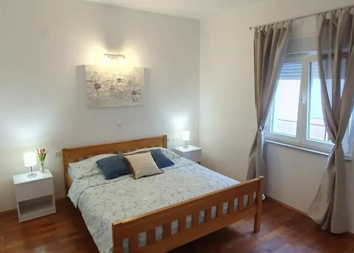 Ena Terasa&parking ピロヴァッツ