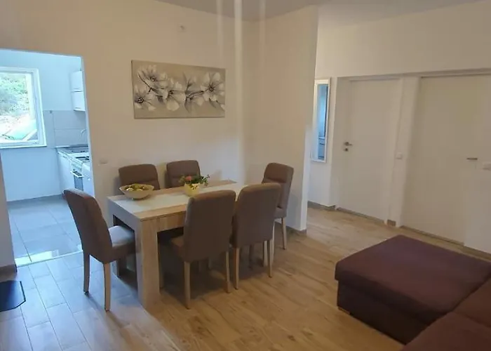 Ena Terasa&parking *