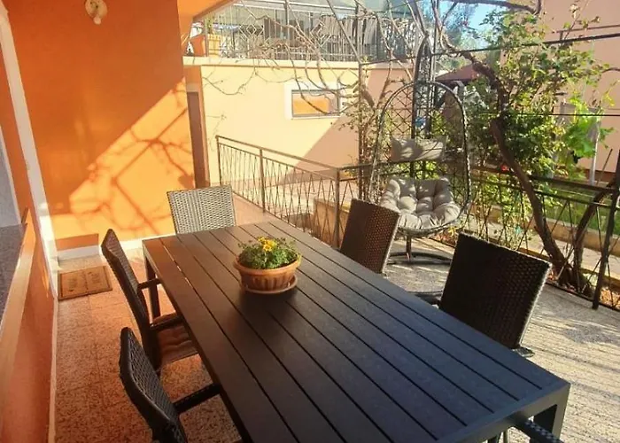 Διαμέρισμα Ena Terasa&parking *